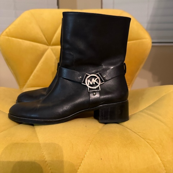 Michael Kors above the ankle boots - Picture 1 of 9